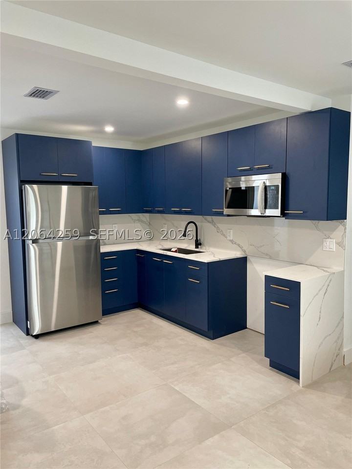 1436 Nw 52nd St #0 - Photo 2 of 4