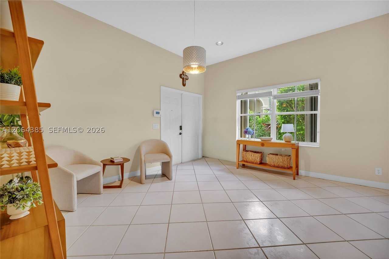 885 Tanglewood Cir #885 - Photo 6 of 29
