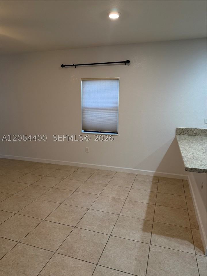 737 Se 37th Pl - Photo 7 of 50