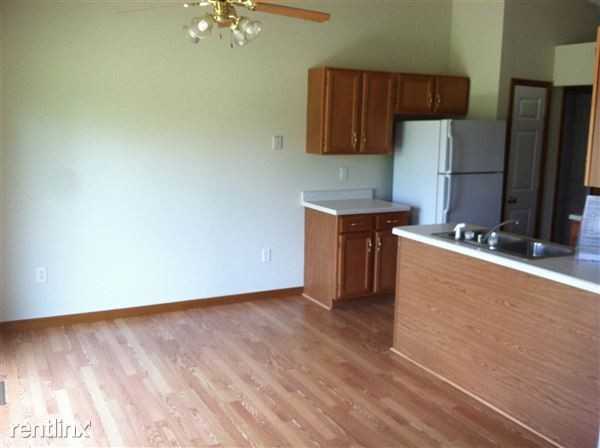 105 Legend Ct - Photo 3 of 9