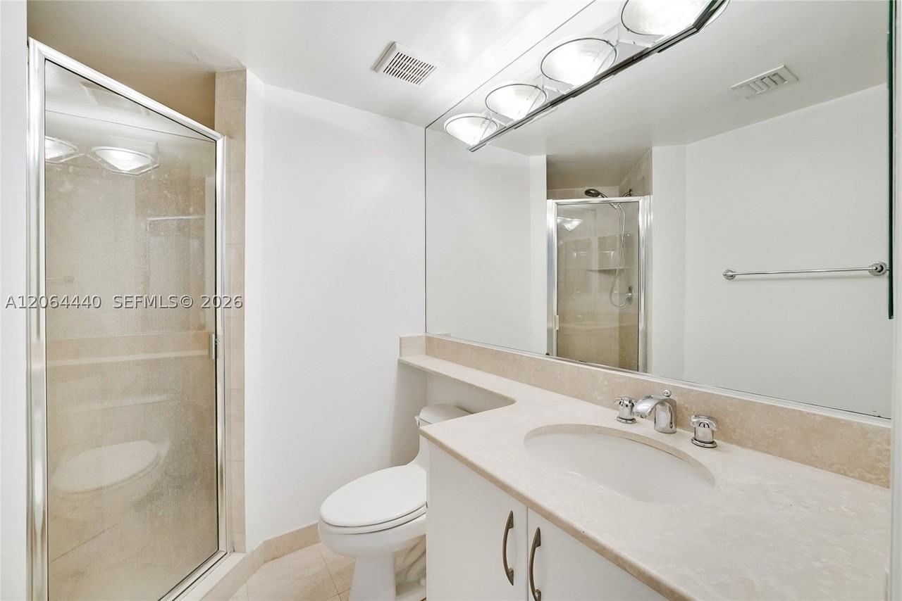 151 Michigan Ave #525 - Photo 5 of 15