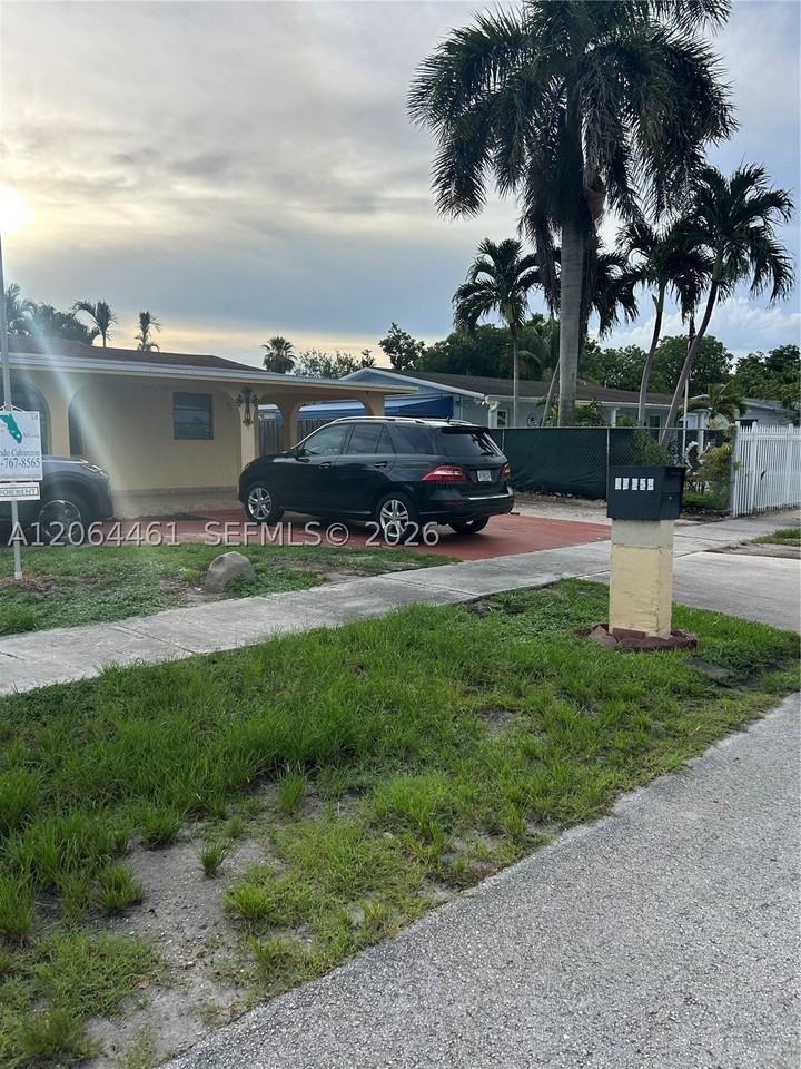 19710 Nw 51st Ave - Photo 2 of 50