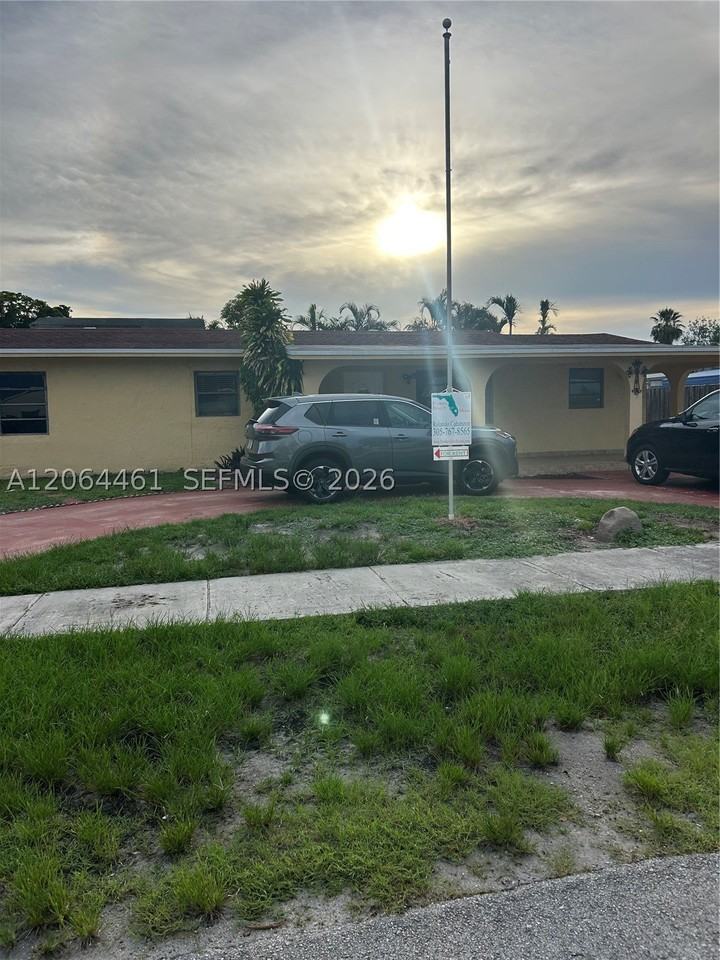 19710 Nw 51st Ave - Photo 5 of 50