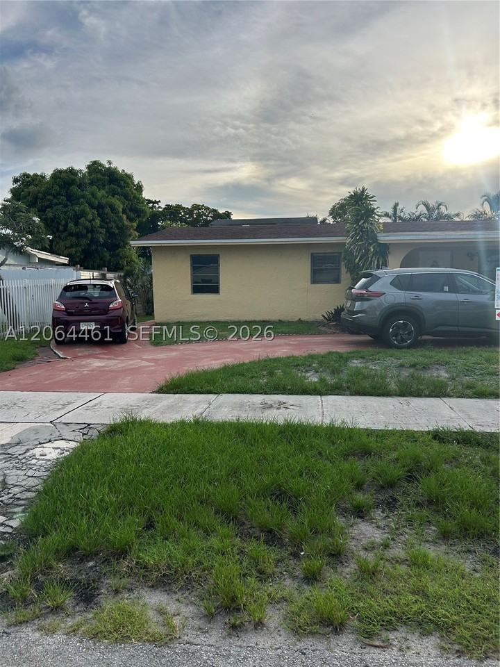 19710 Nw 51st Ave - Photo 7 of 50