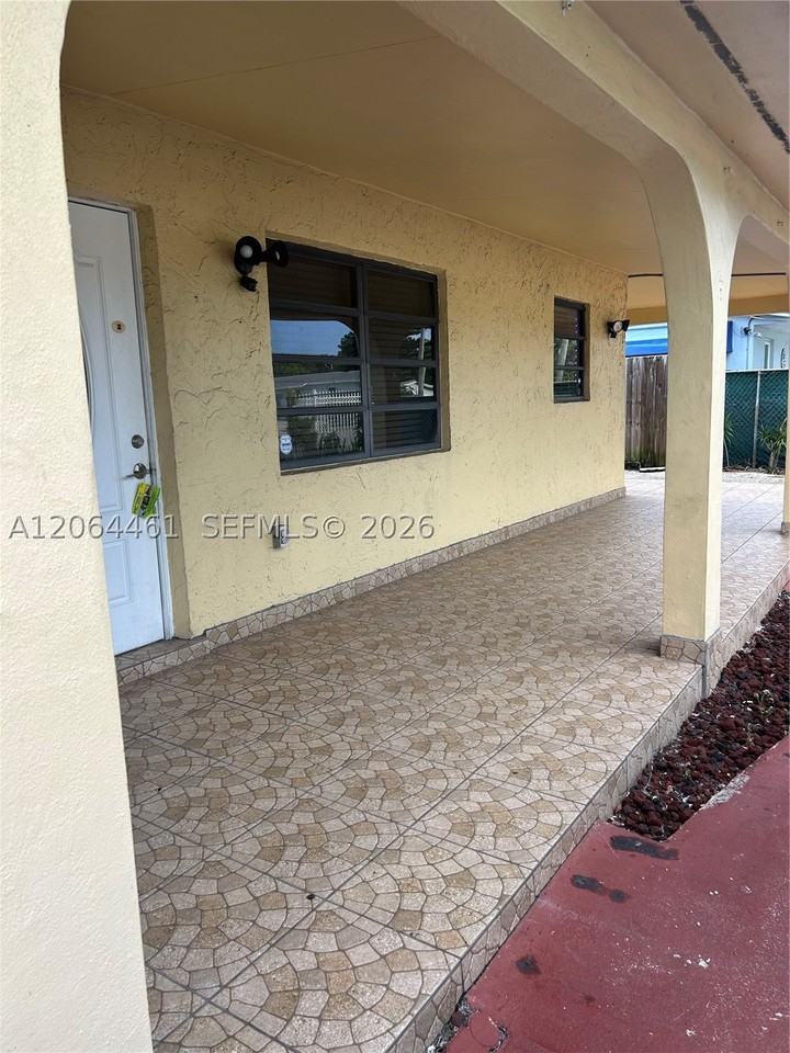 19710 Nw 51st Ave - Photo 2 of 43