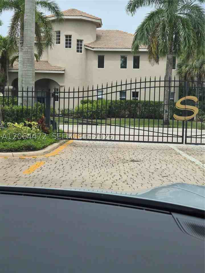 11770 Nw 2nd St - Photo 2 of 12
