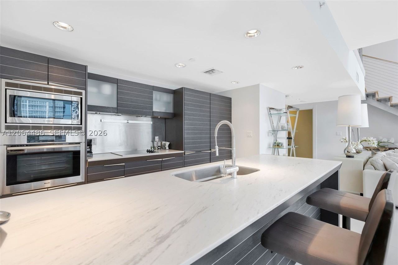 200 Biscayne Boulevard Way #504 - Photo 4 of 24