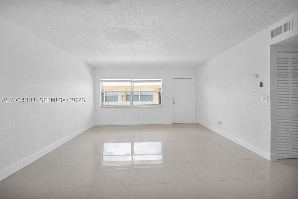 6904 Sw 5th St - Photo 2 of 45