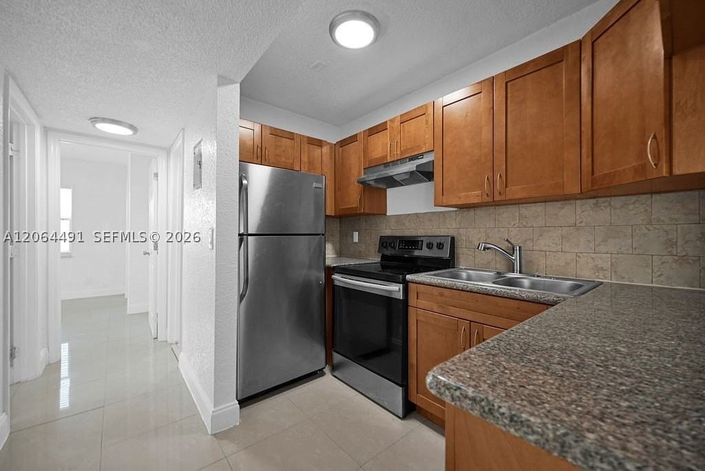 6904 Sw 5th St - Photo 3 of 45