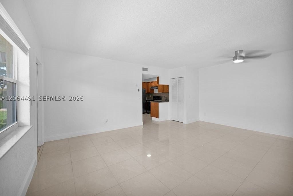 6904 Sw 5th St - Photo 7 of 45