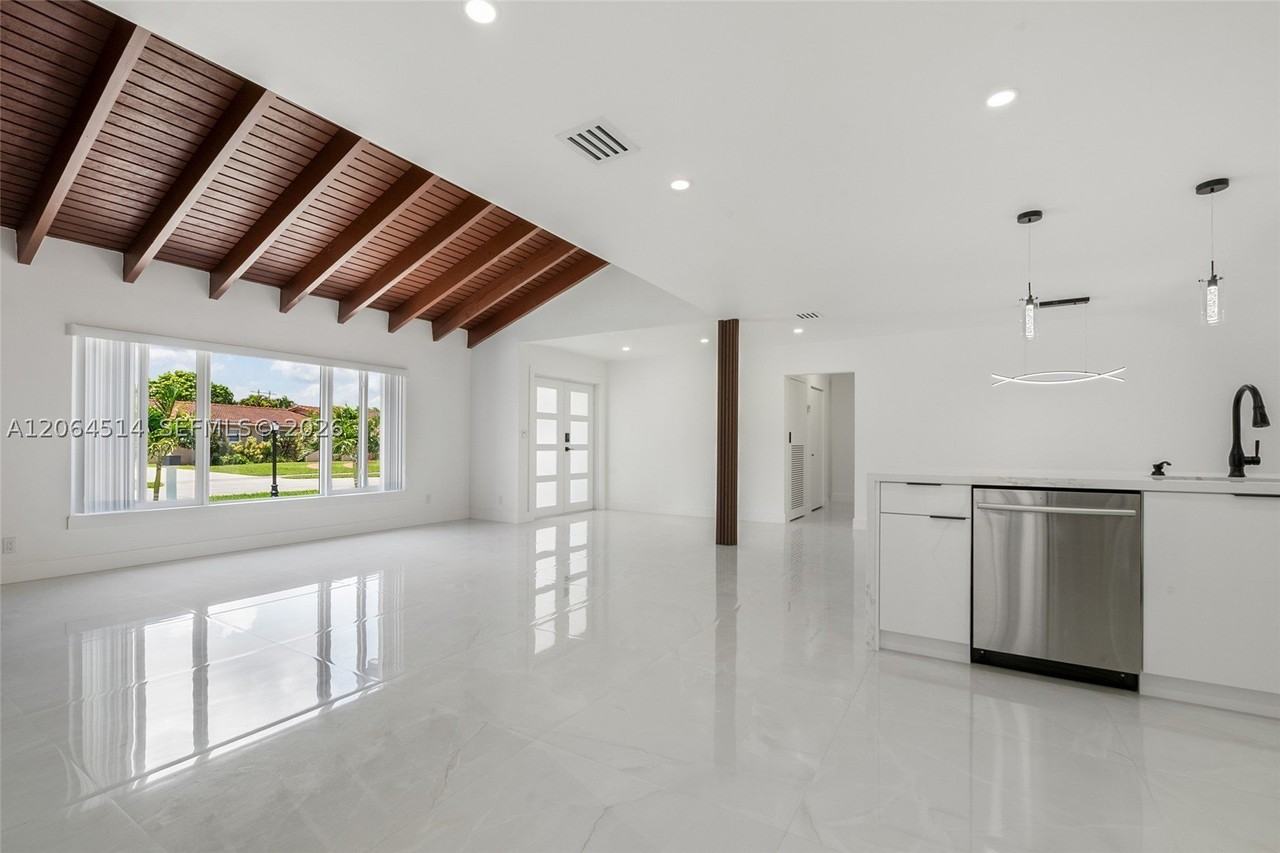13445 Sw 20th Ter - Photo 5 of 27