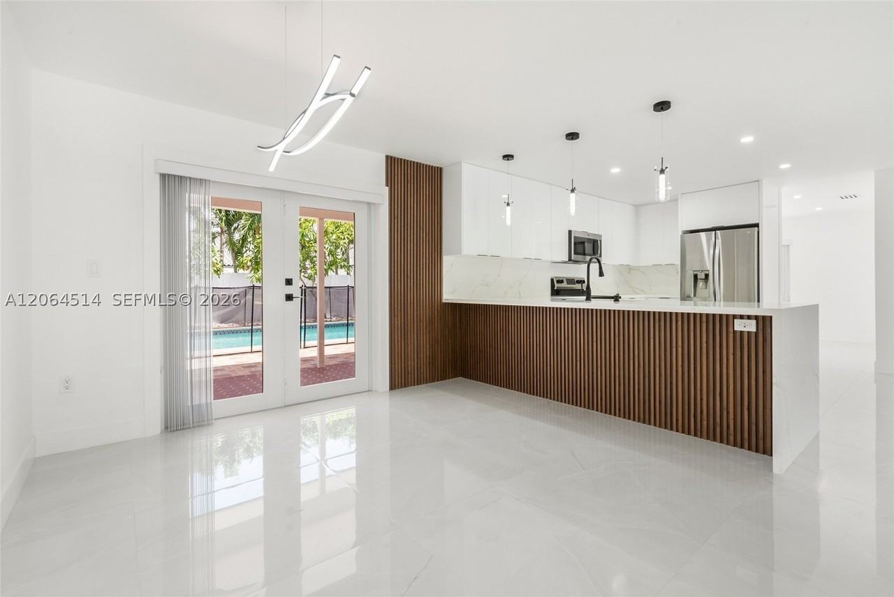 13445 Sw 20th Ter - Photo 6 of 27