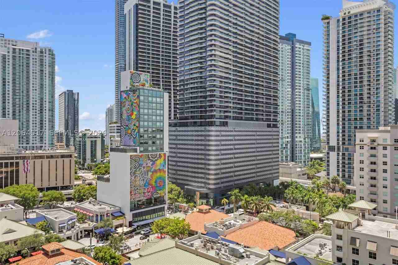 55 Sw 9th St #1105