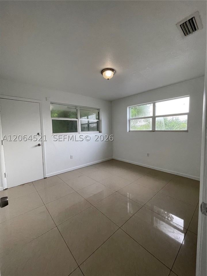 1243 Nw 61st St #3 - Photo 6 of 9