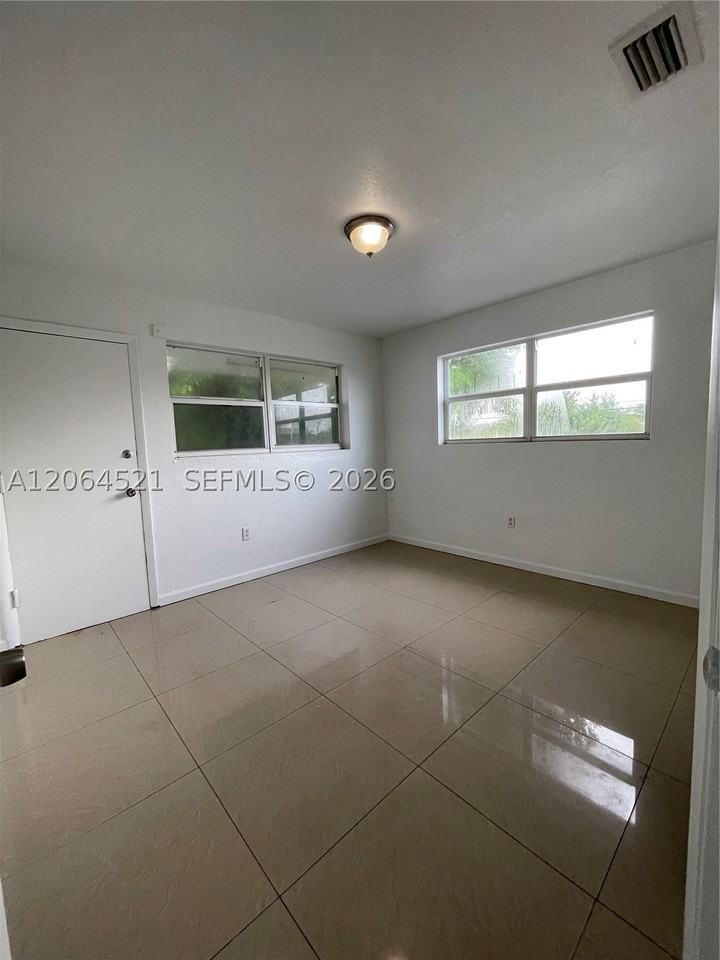 1243 Nw 61st St #3 - Photo 7 of 9