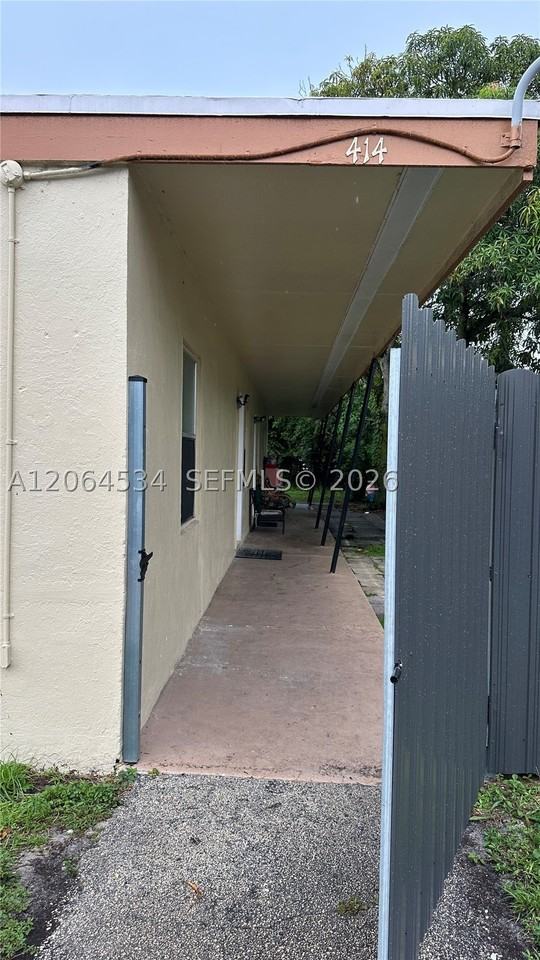 414 Nw 15th Way #A - Photo 2 of 15