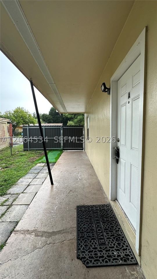 414 Nw 15th Way #A - Photo 4 of 15