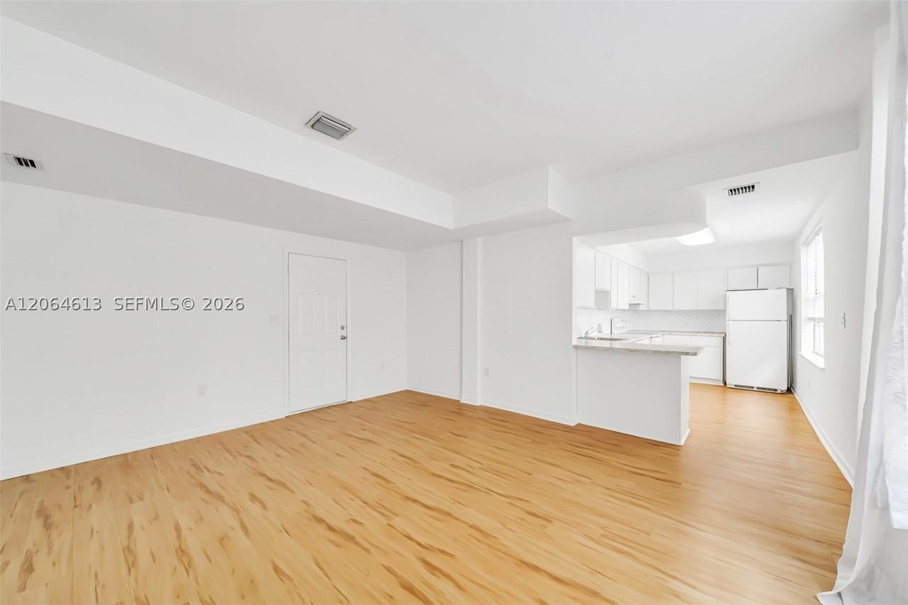 1051 Meridian Ave #1D - Photo 2 of 17