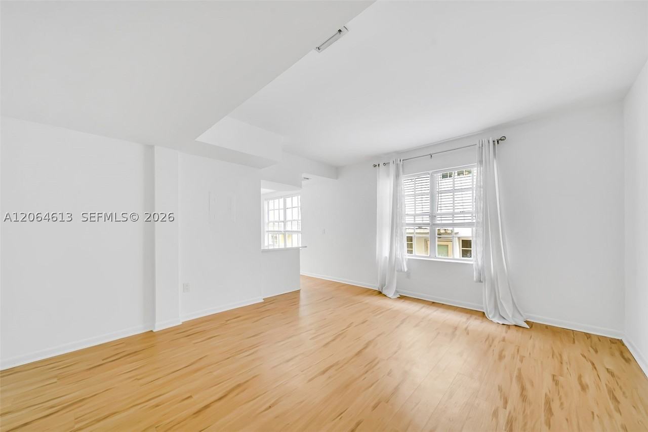 1051 Meridian Ave #1D - Photo 3 of 17
