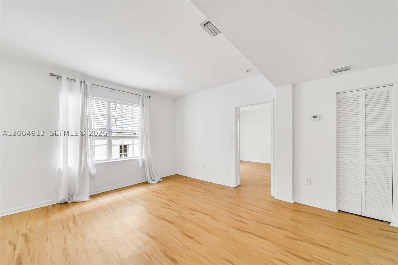 1051 Meridian Ave #1D - Photo 4 of 17