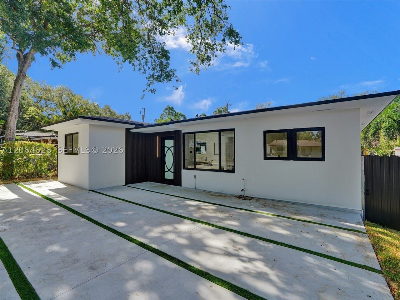2380 Ne 184th Ter - Photo 6 of 50