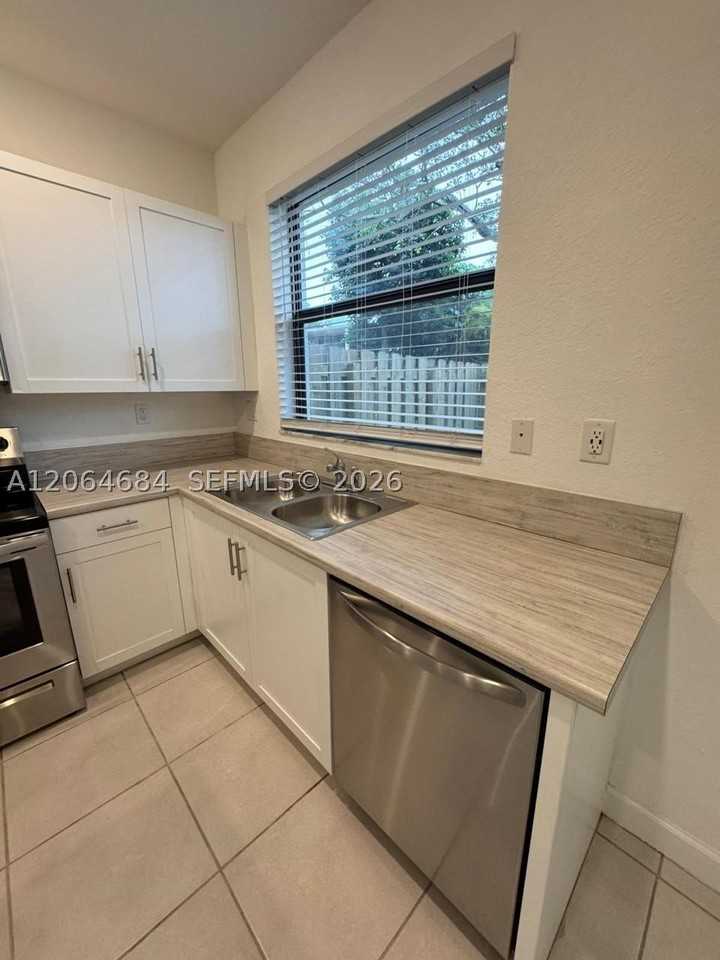 768 Ne 206th Ter #768 - Photo 4 of 26