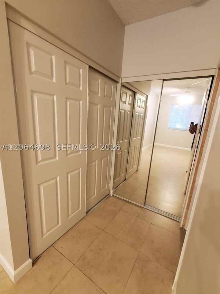 1851 Nw 96th Ter #6C - Photo 4 of 7