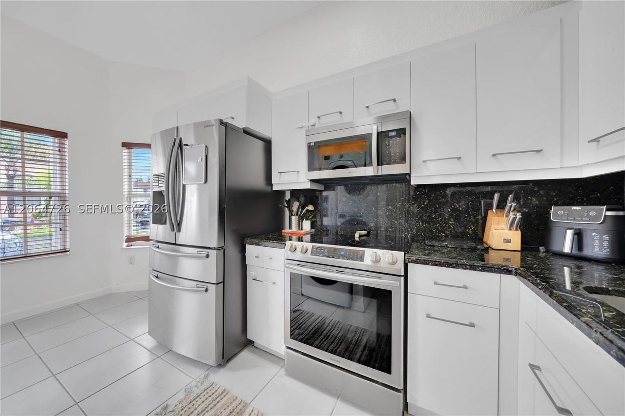 16220 Sw 101st Ter - Photo 6 of 23