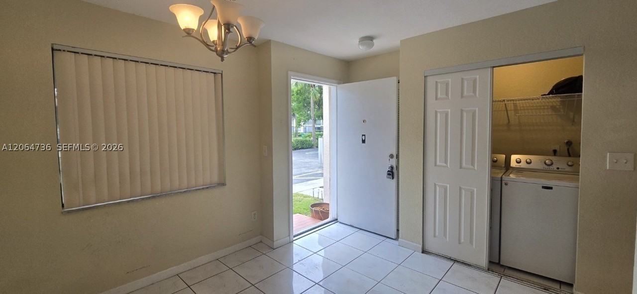 9092 Nw 40th St #4 - Photo 3 of 20