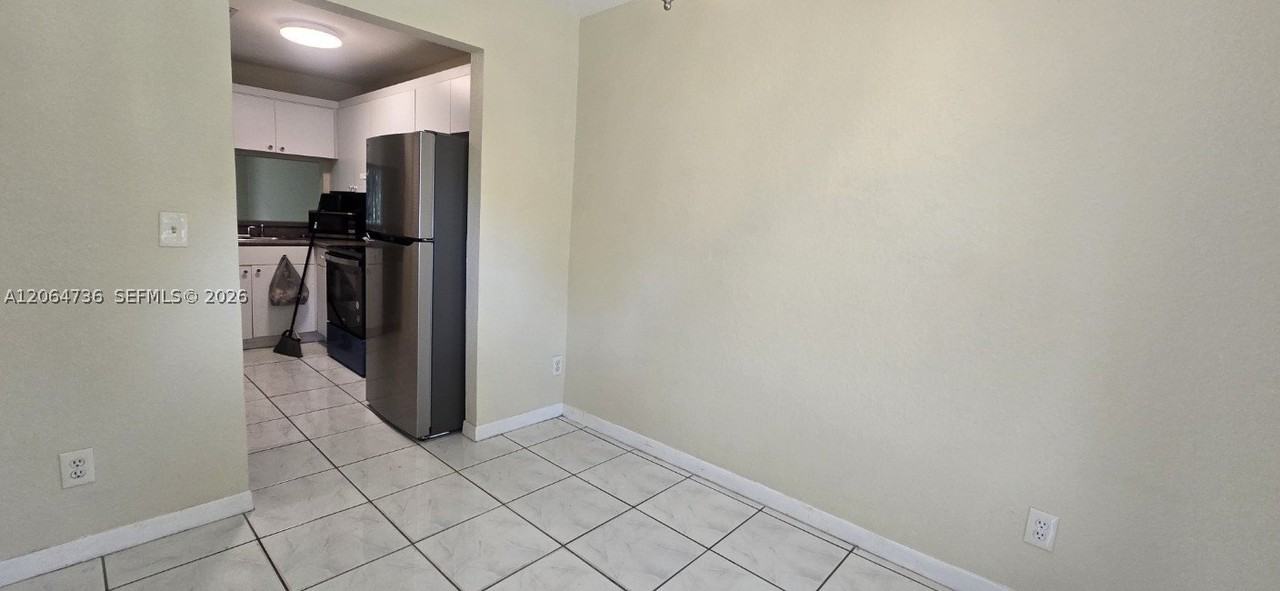 9092 Nw 40th St #4 - Photo 6 of 20