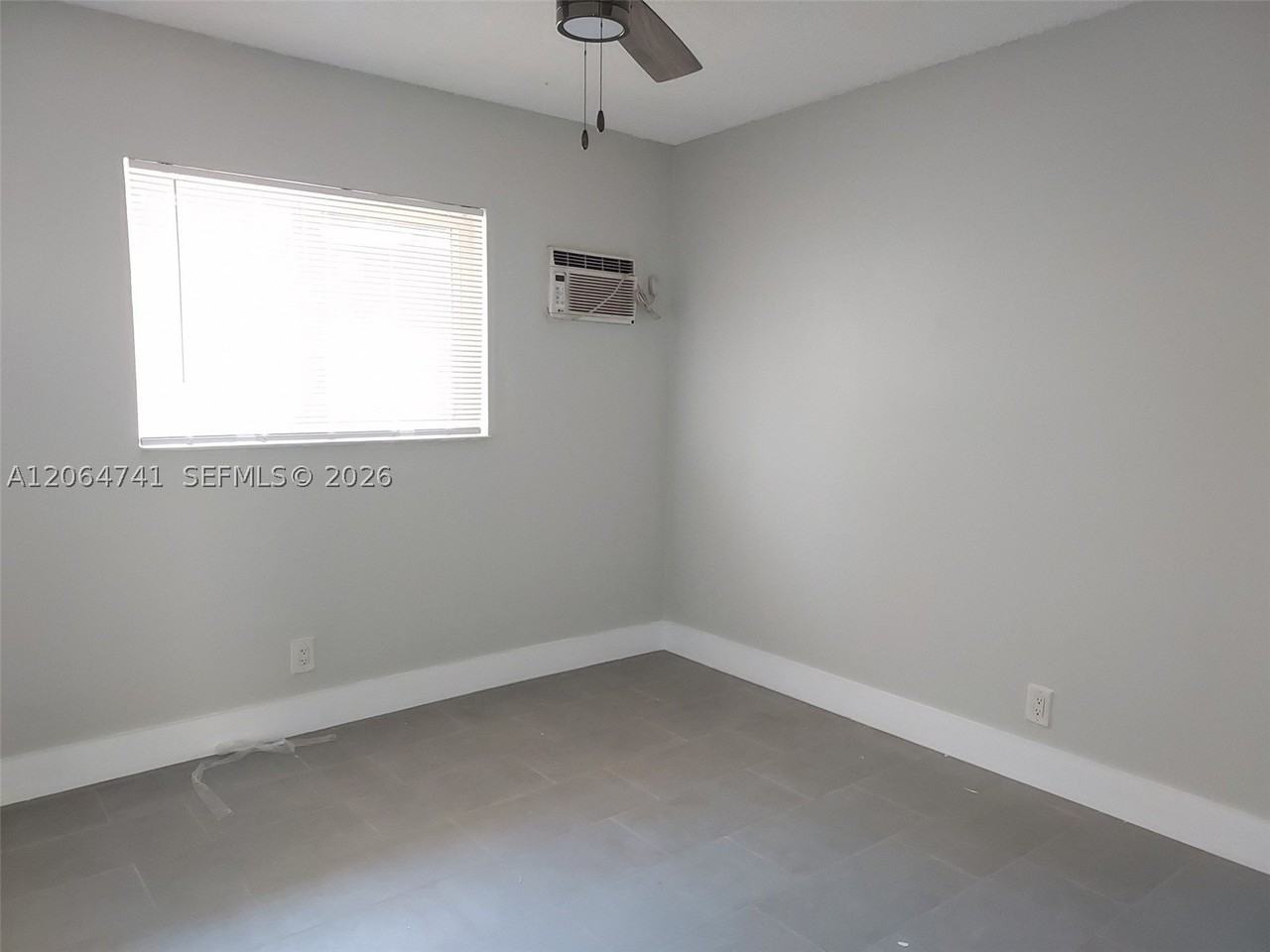 808 Sw 14th Ter #4 - Photo 4 of 16