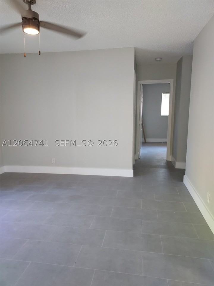 808 Sw 14th Ter #4 - Photo 7 of 16
