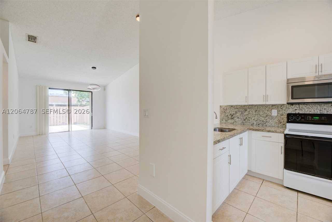 6707 Nw 193rd Ln #0 - Photo 5 of 38