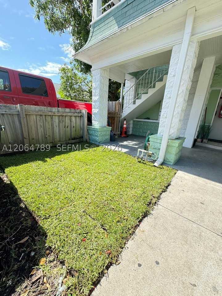605 S J St #2 - Photo 2 of 23