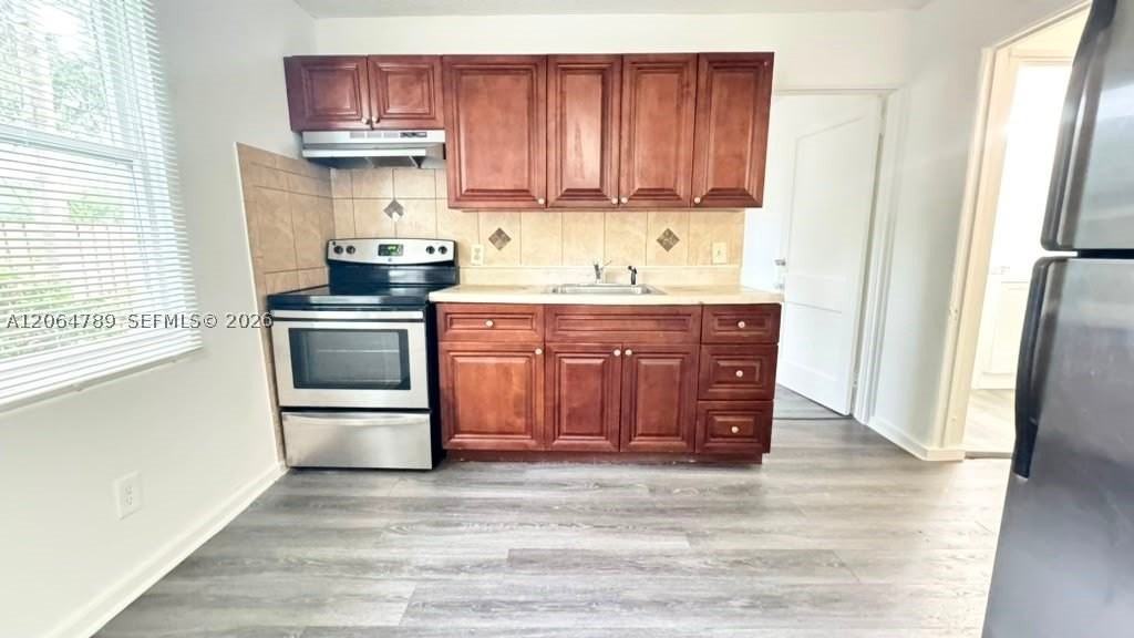 605 S J St #2 - Photo 3 of 23