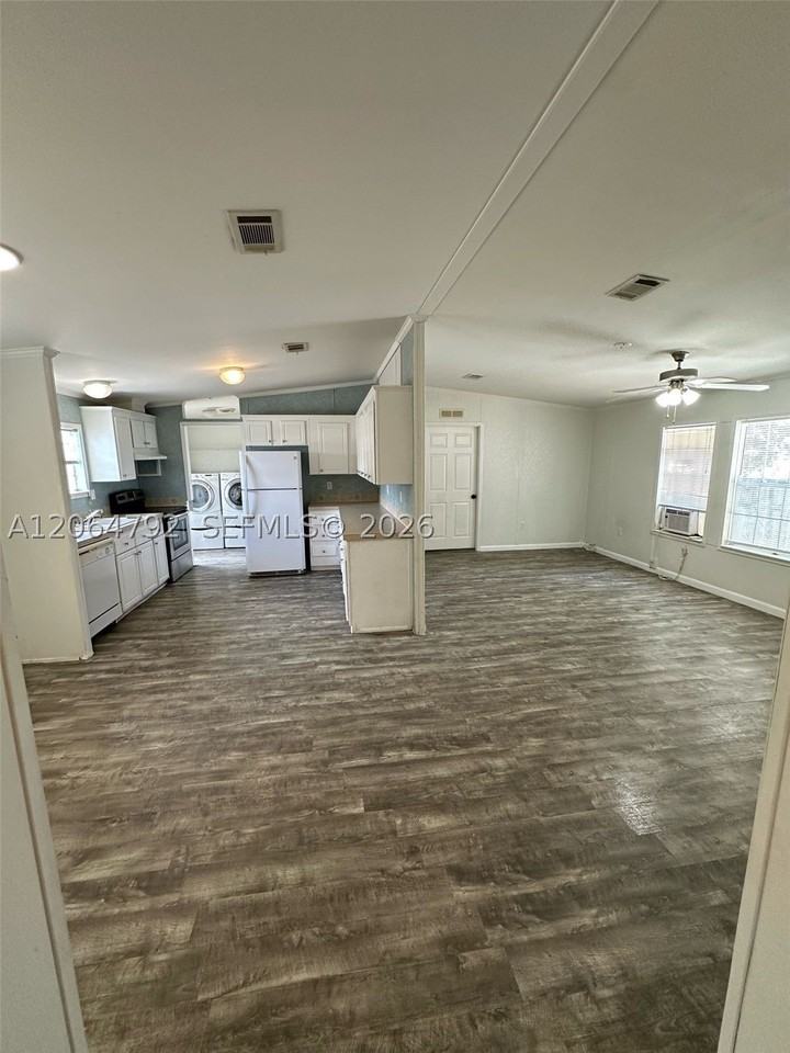 11832 Leeward Pl #H - Photo 2 of 35