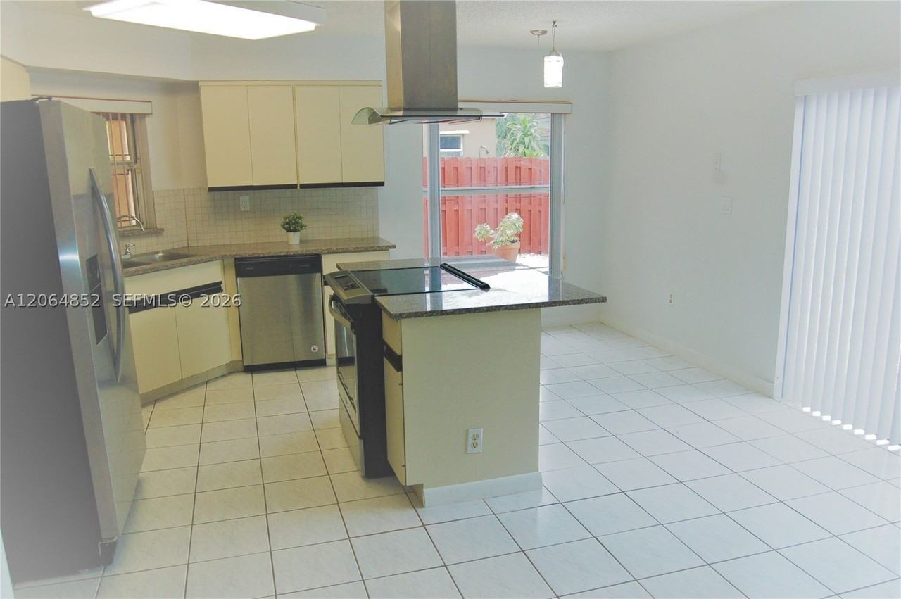 10957 Sw 73rd Ter - Photo 5 of 24