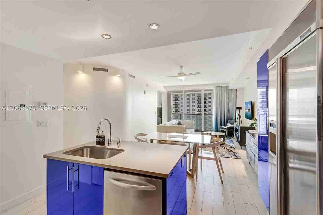 3101 Bayshore Dr #1003 - Photo 5 of 50