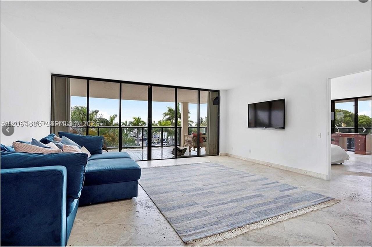 2575 S Bayshore Dr #4A - Photo 5 of 39