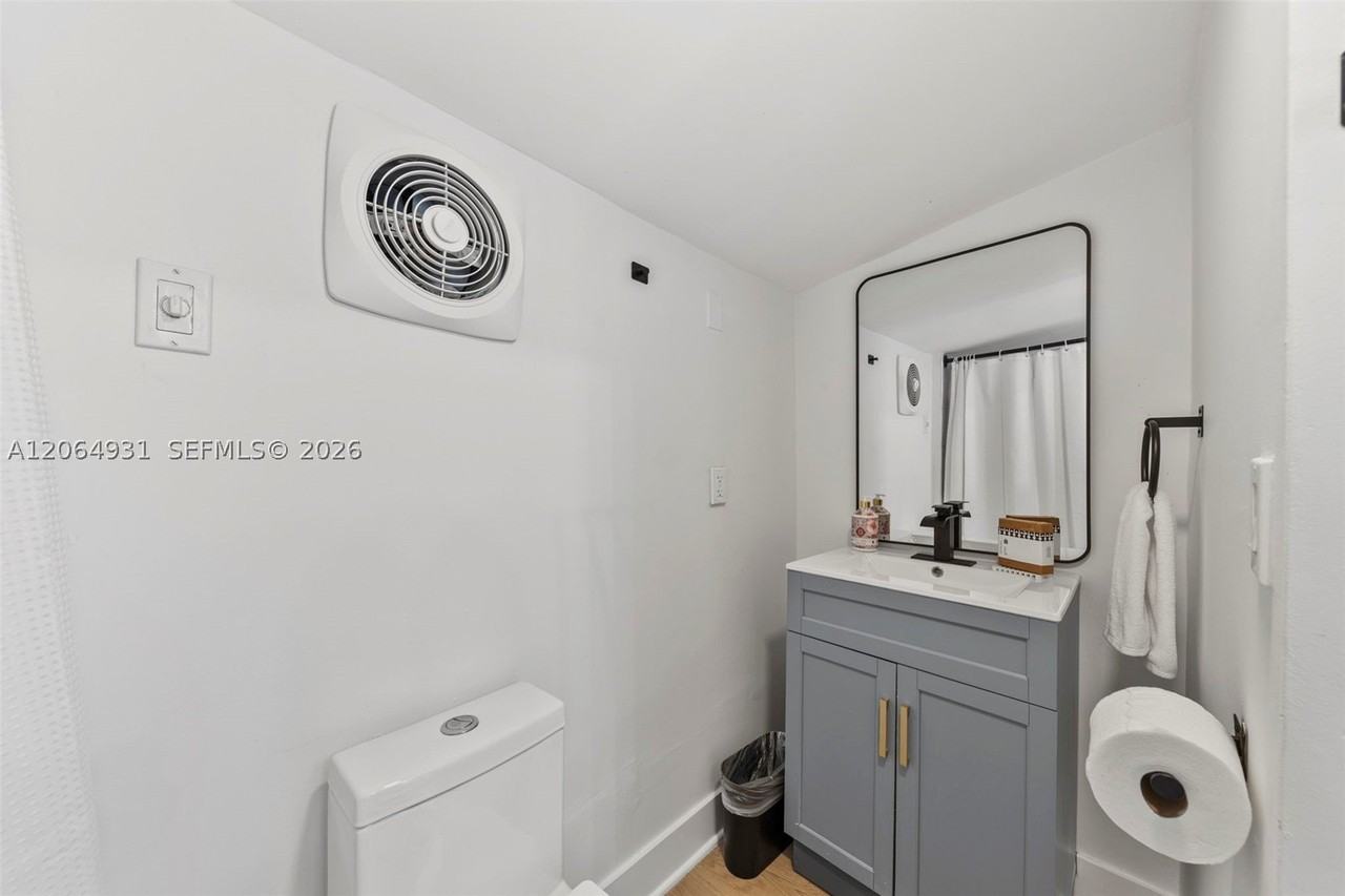 2946 Sw 26th St #2 - Photo 3 of 7