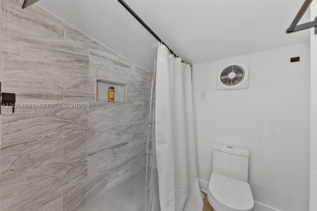 2946 Sw 26th St #2 - Photo 4 of 7