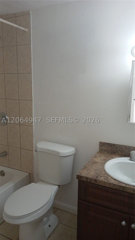 3610 Nw 21st St #313 - Photo 4 of 12