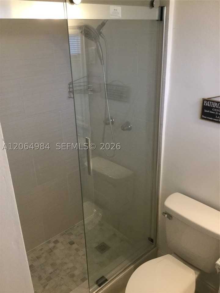 18280 S Glades Dr - Photo 7 of 10