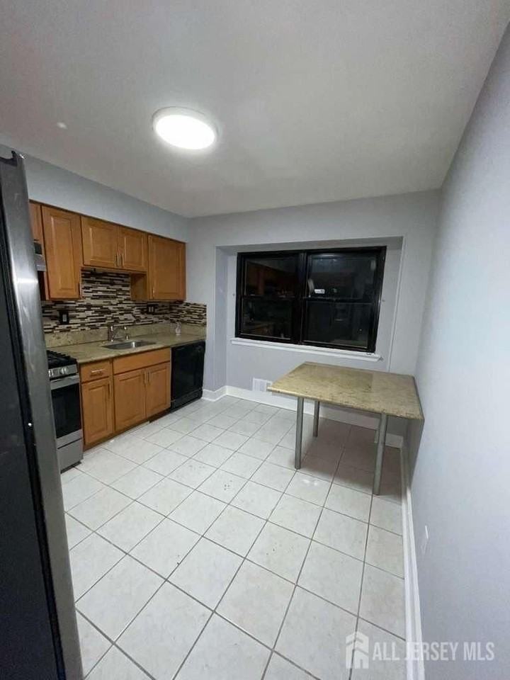 807 Merrywood Dr - Photo 4 of 5