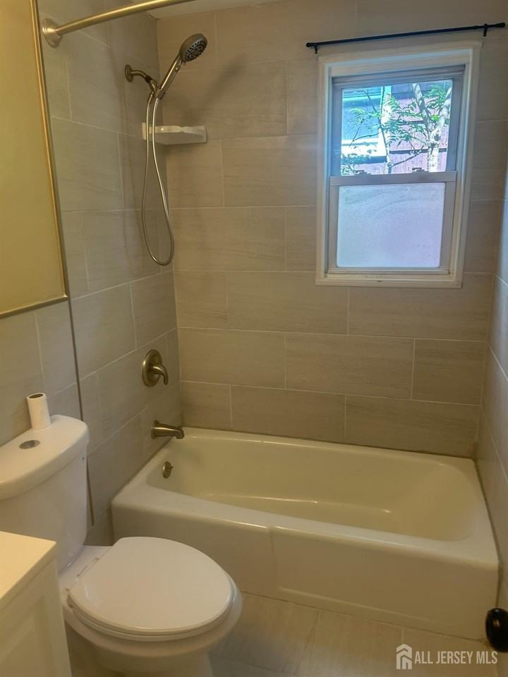 105 Crawford St - Photo 5 of 6