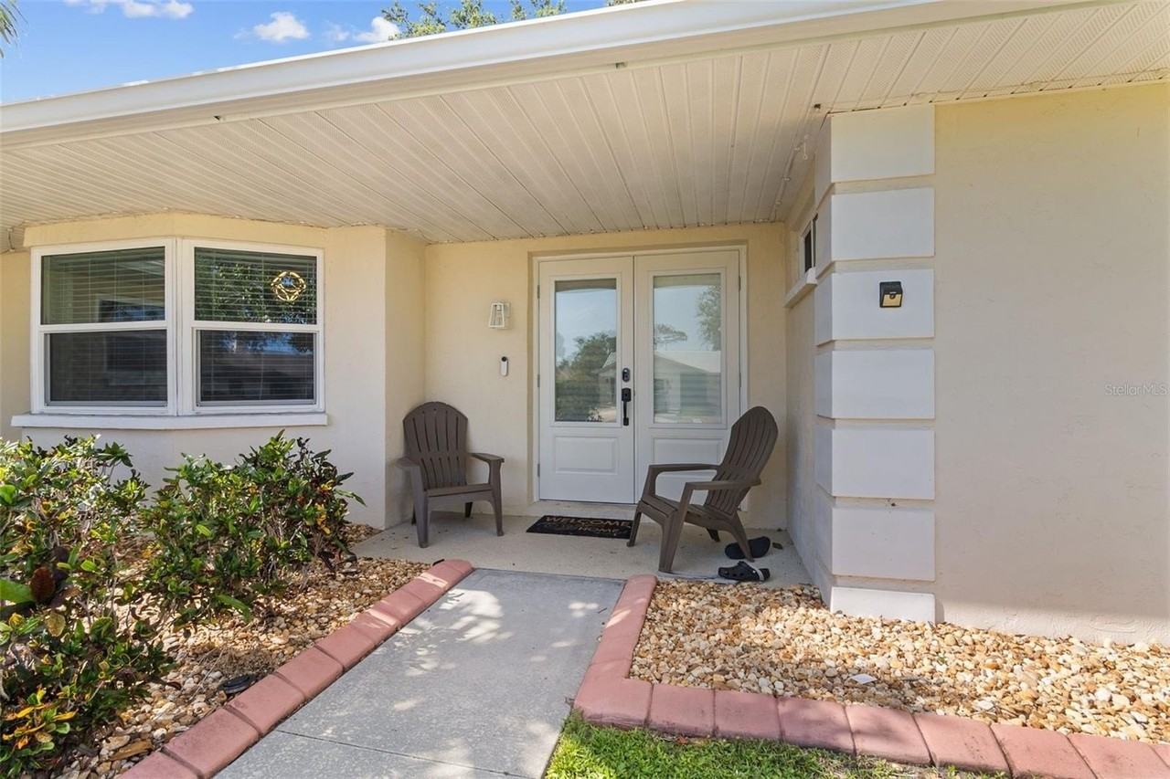 5776 Augusta Cir - Photo 5 of 32
