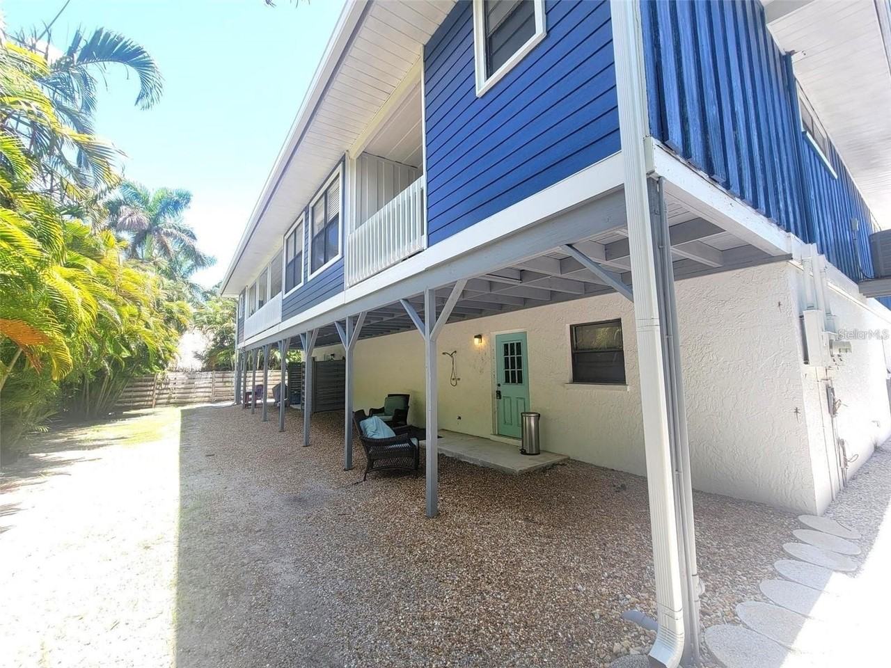 306 63rd St #B - Photo 2 of 20