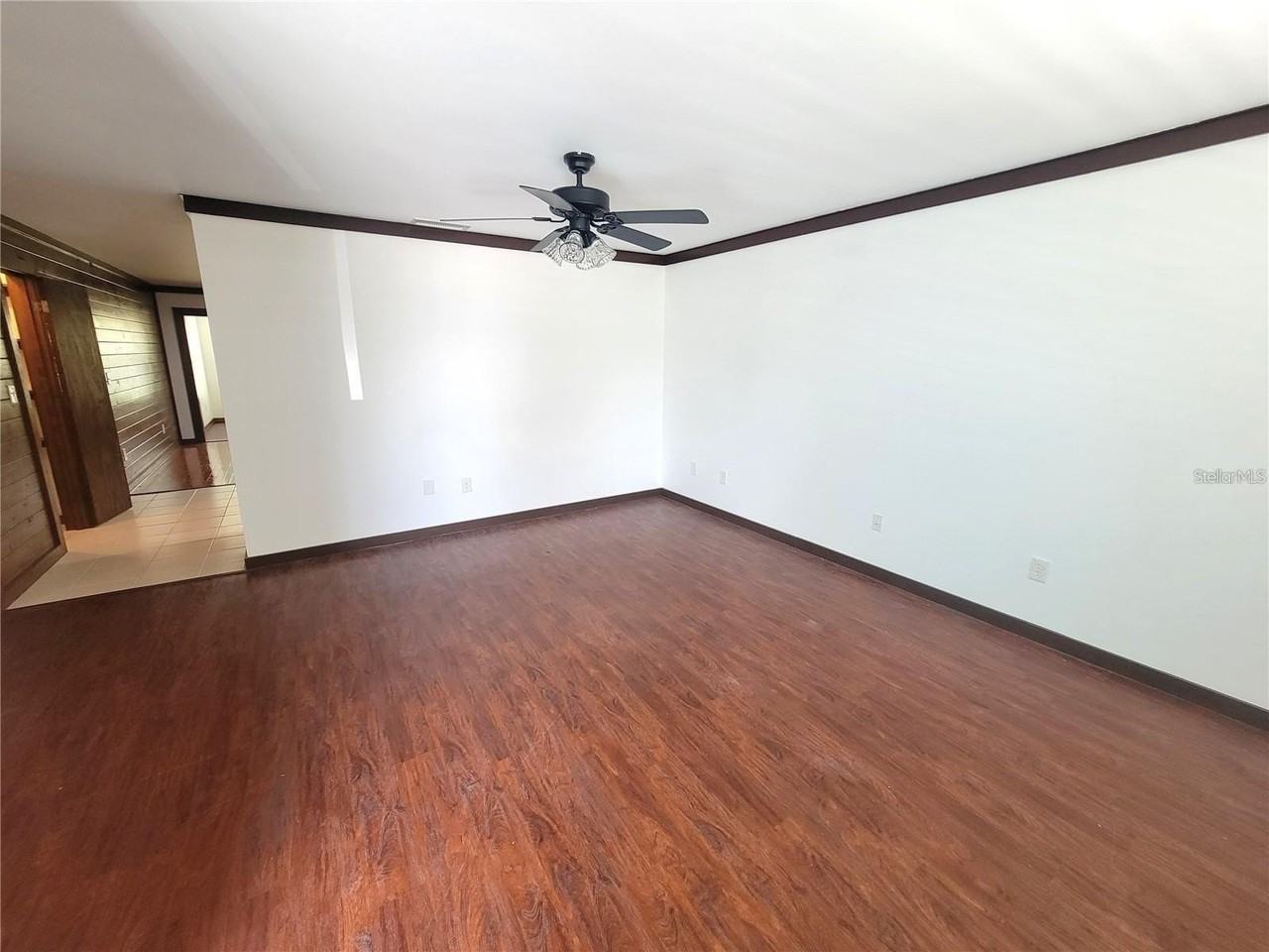306 63rd St #B - Photo 4 of 20