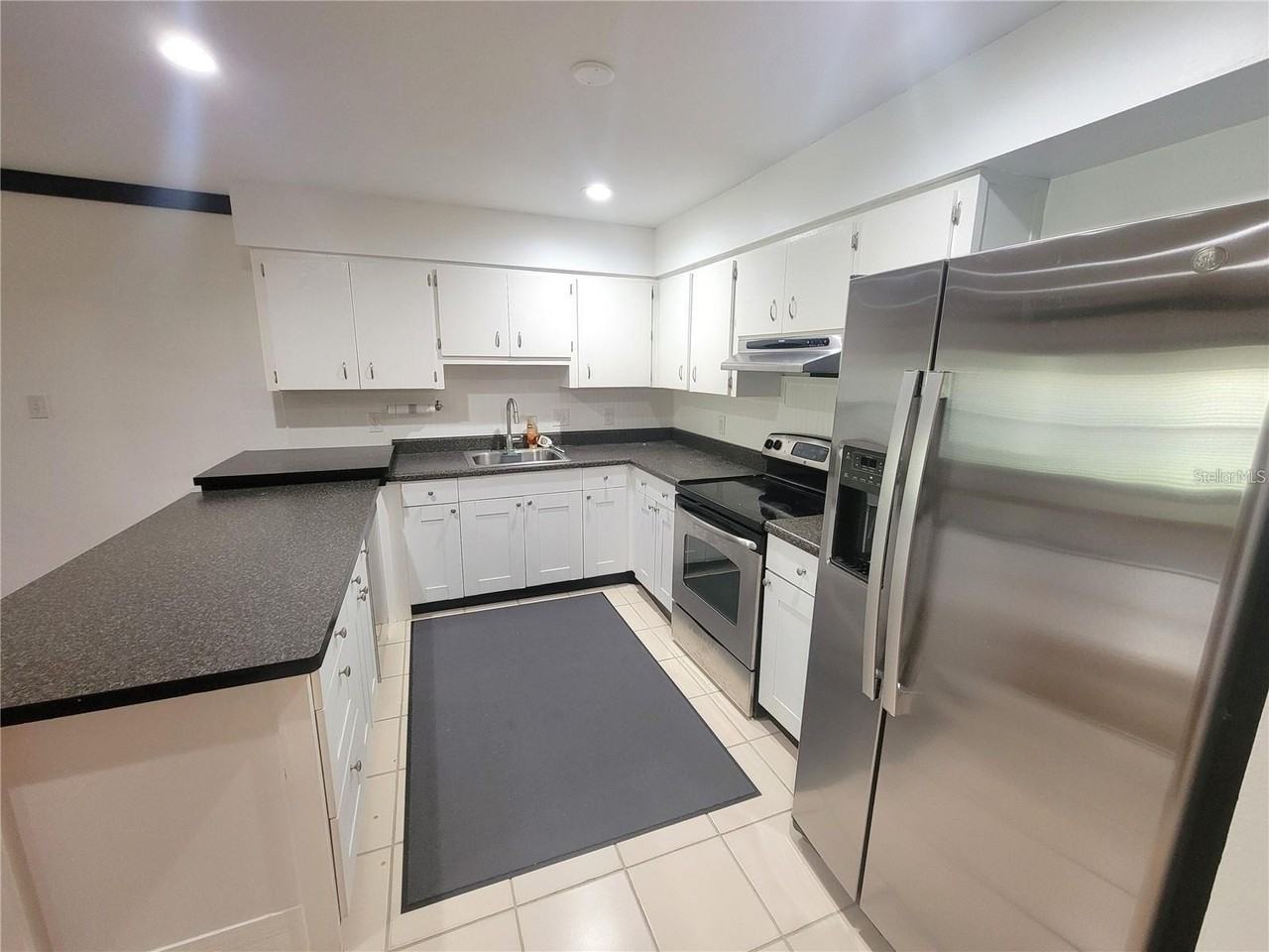 306 63rd St #B - Photo 6 of 20