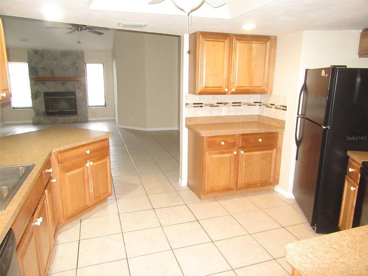 22182 Peachland Blvd - Photo 6 of 20